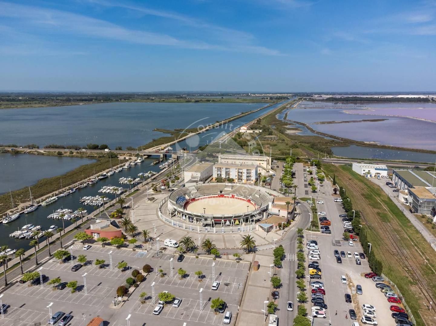 AS21116 - P2 centre ville dans une résidence à 200m de la plage Le Grau-du-Roi Extérieur photo